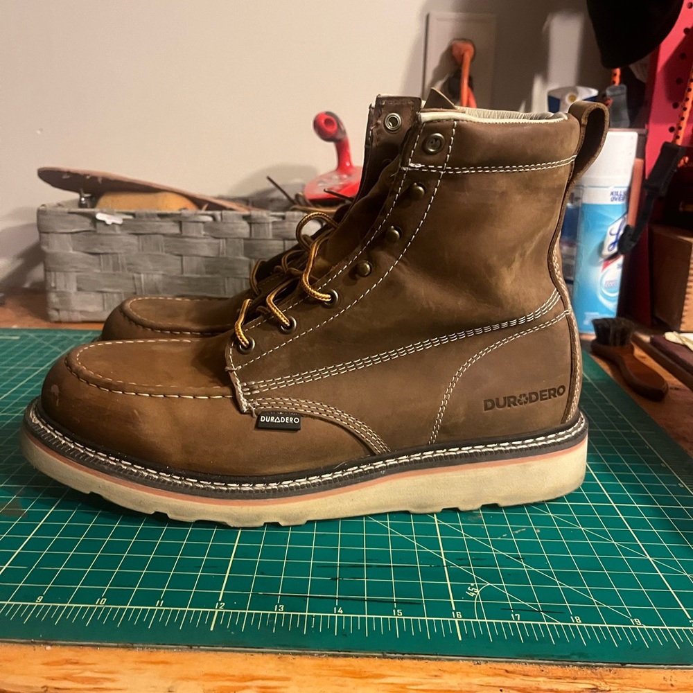 Duradero size 12 moc toe work boots.
